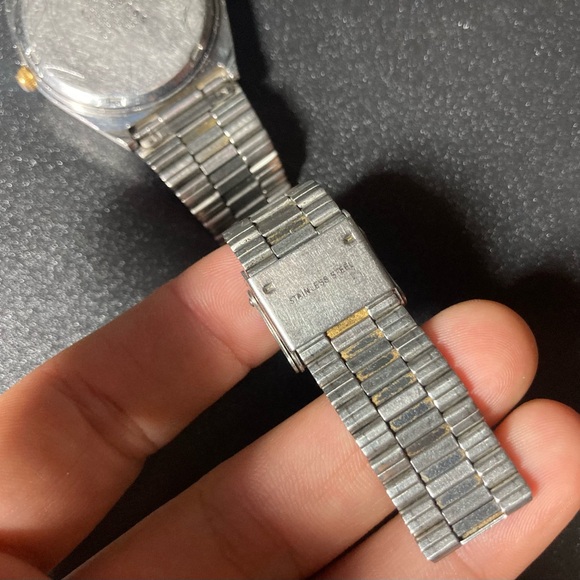 Vintage Citizen Quartz Men’s Octagonal Two Tone Watch w/ Date *FLAW* - Picture 6 of 11